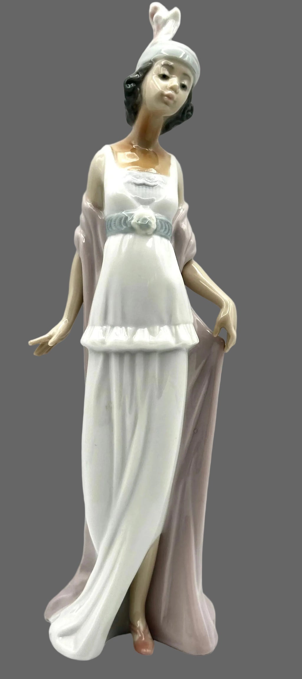 Vintage Lladro “Talk of the Town” Figurine (original box)