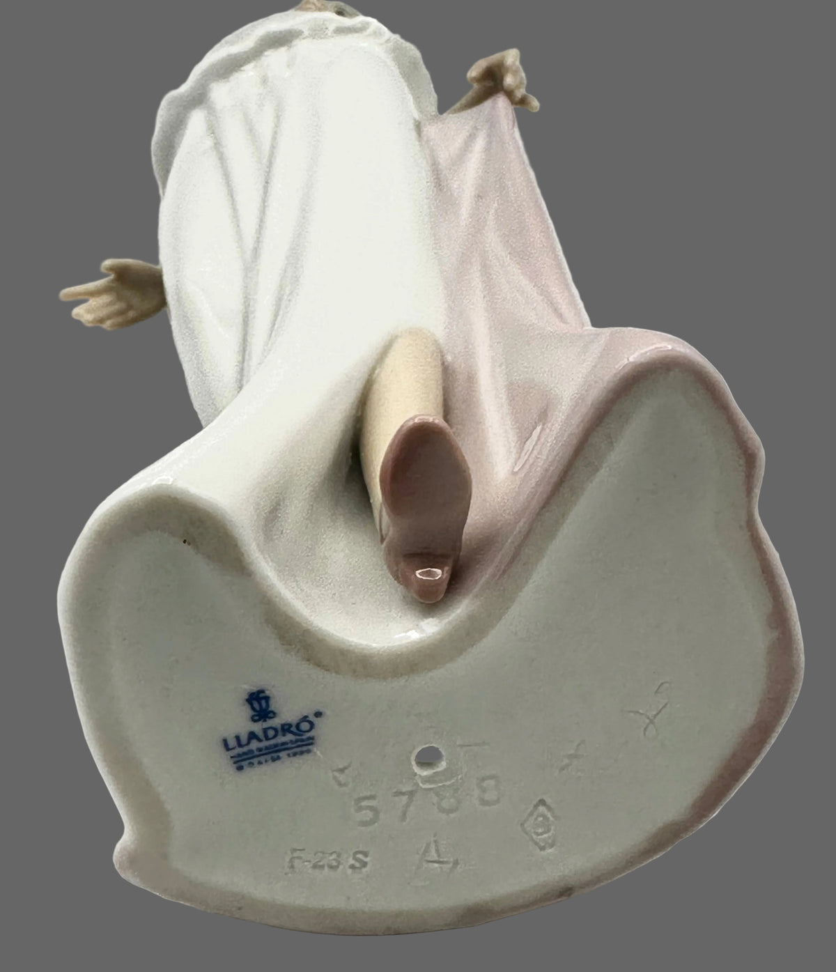 Vintage Lladro “Talk of the Town” Figurine (original box)