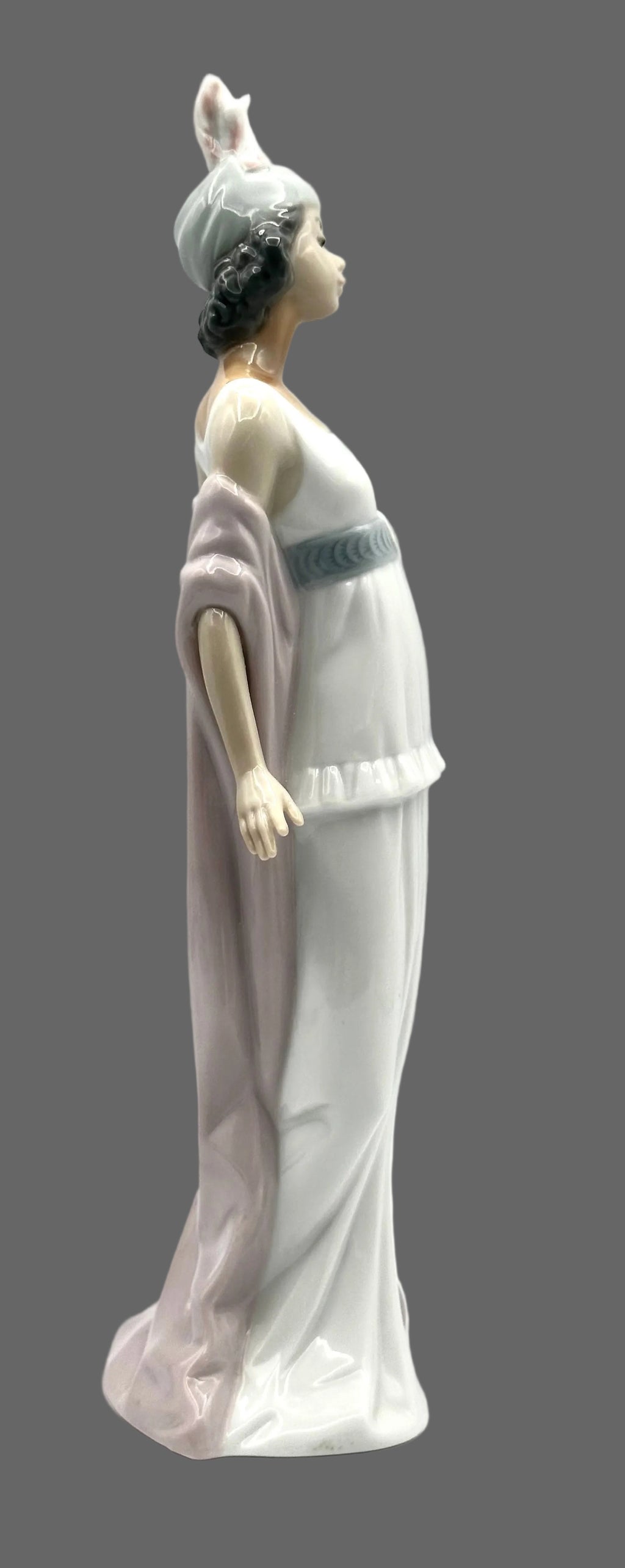 Vintage Lladro “Talk of the Town” Figurine (original box)
