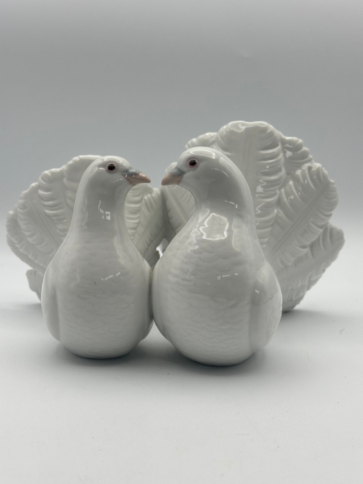 Lladro Couple of Doves Figurine (#1169)