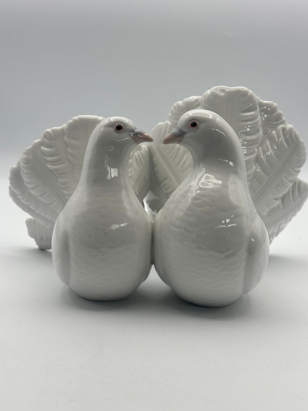 Lladro Couple of Doves Figurine (#1169)