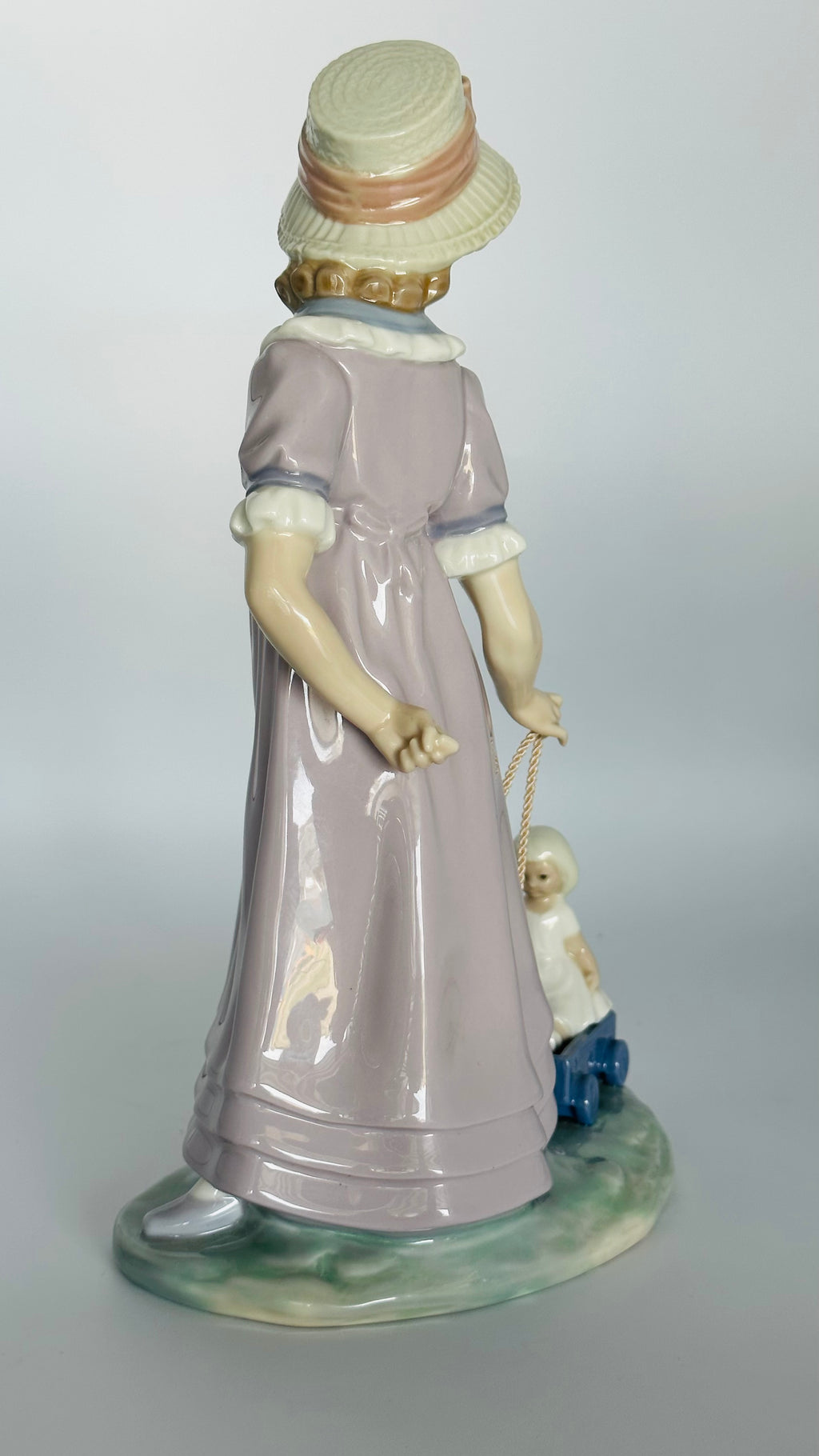 Vintage Lladro “Girl Pulling Wagon” (#5044)