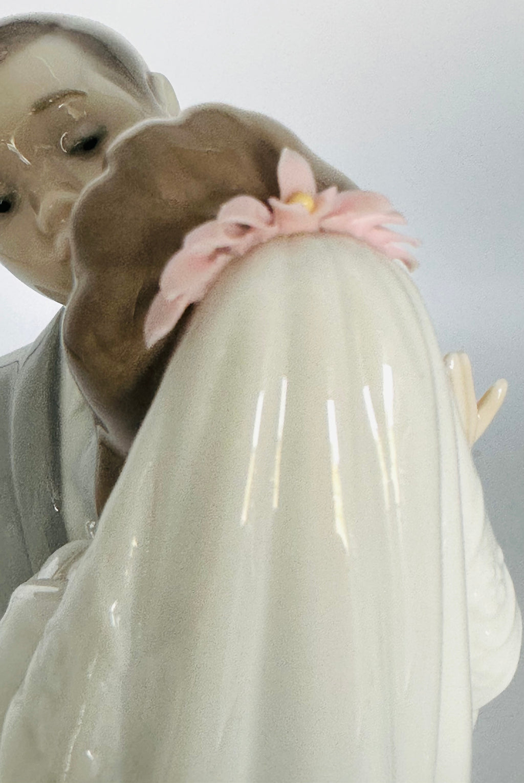 Lladro A Kiss to Remember Figurine (#6620)