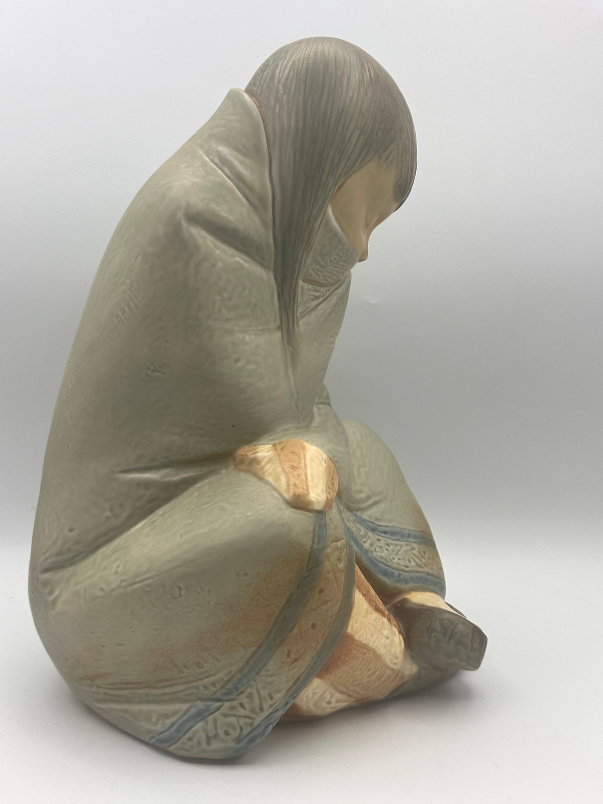 Vintage Lladro Eskimo Girl