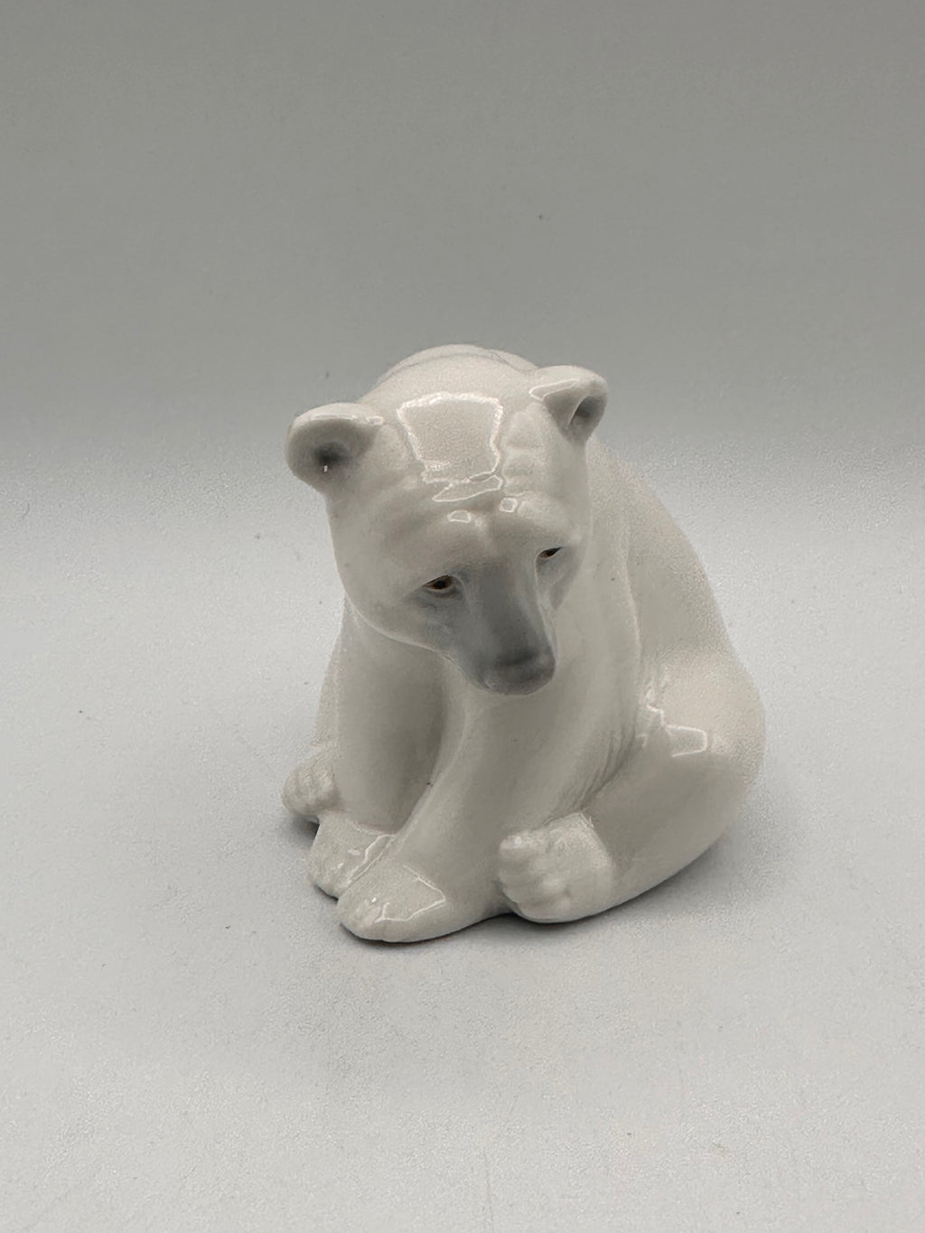 Lladro Seated Polar Bear (#1209)
