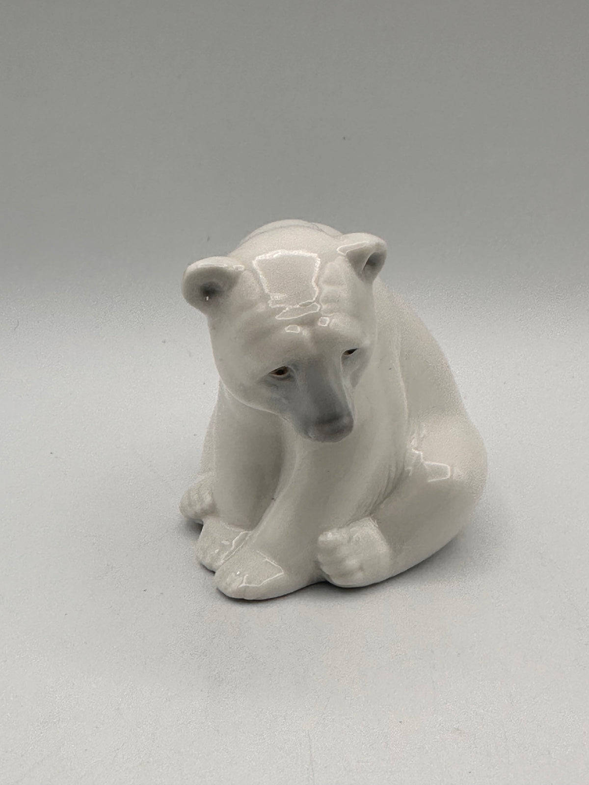 Lladro Seated Polar Bear (#1209)