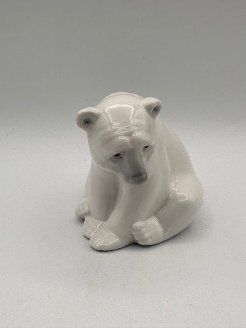 Lladro Seated Polar Bear (#1209)