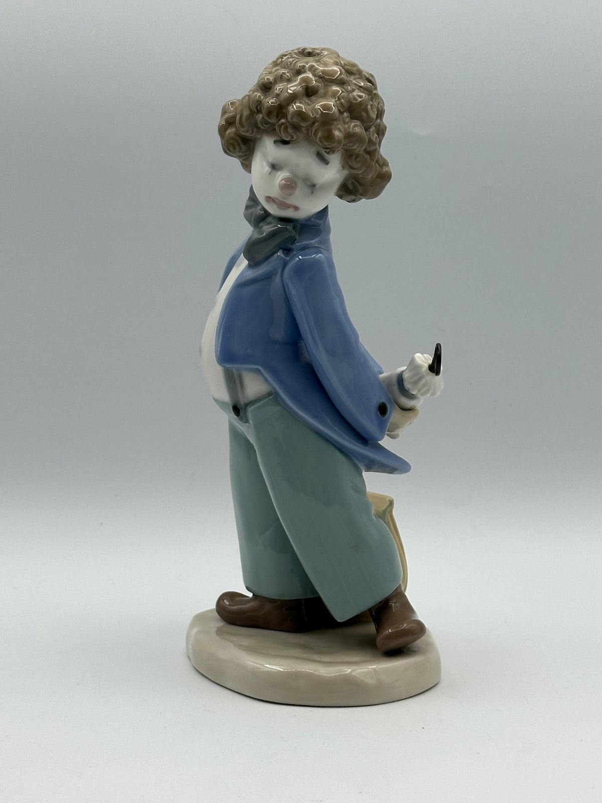 NAO by Lladro Daisy 1985 “Traveling Man” Figurine (#0486)