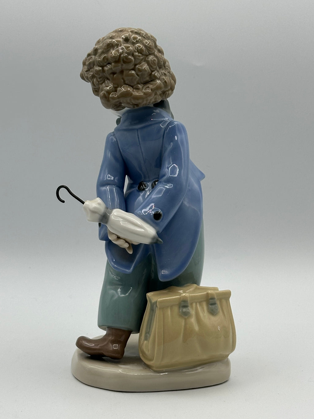 NAO by Lladro Daisy 1985 “Traveling Man” Figurine (#0486)