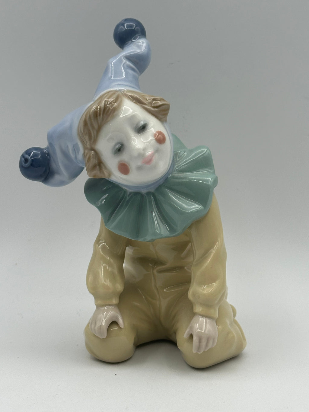 Vintage NAO by Lladro “Kneeling Clown - Joy” (#1067)