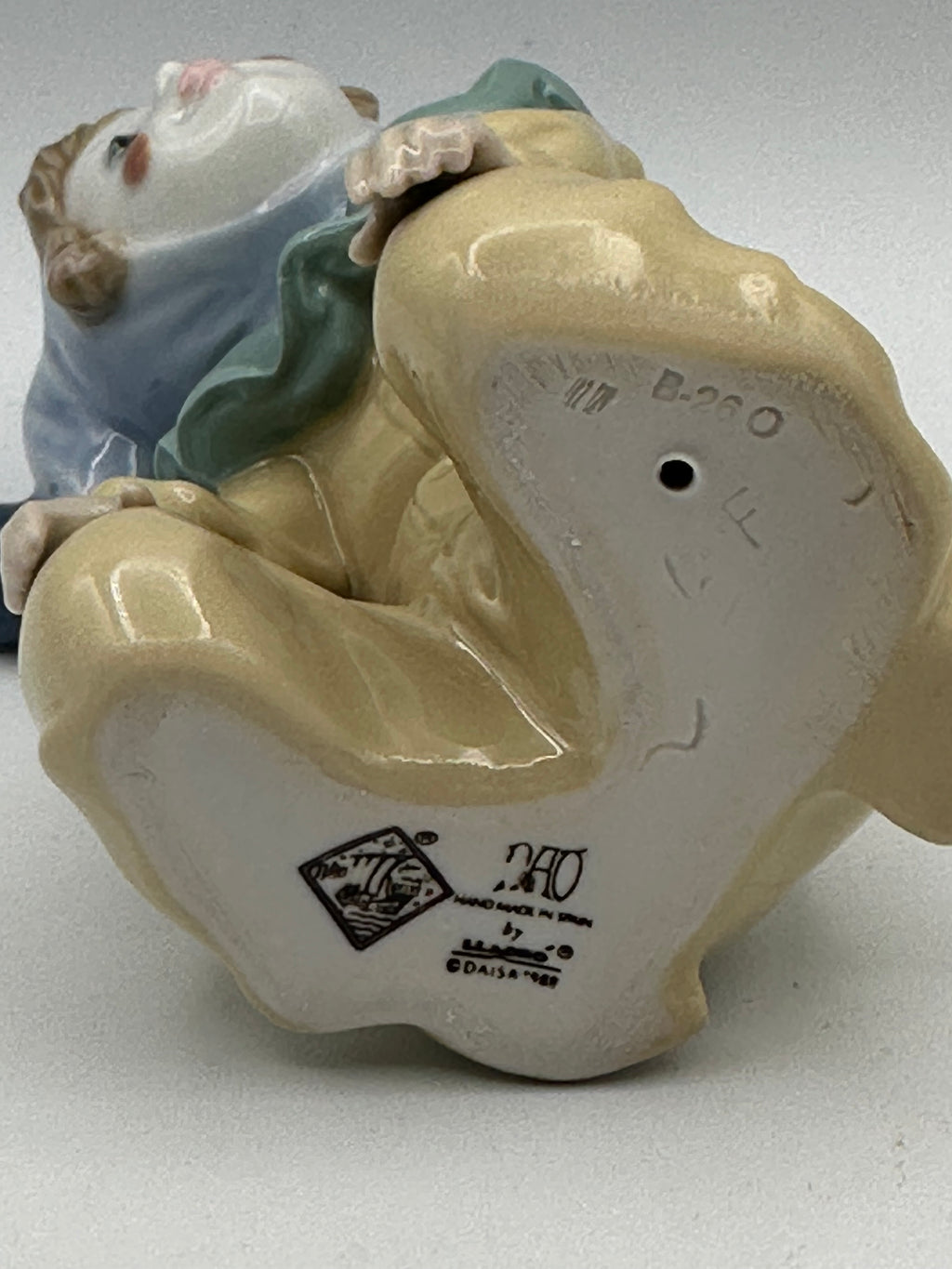 Vintage NAO by Lladro “Kneeling Clown - Joy” (#1067)